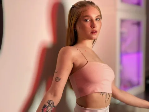 teen webcam model AishaAllens