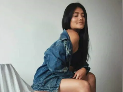 live sex clip model AitanaHodson