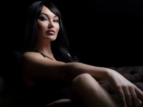 live sex camera model AlanaHills