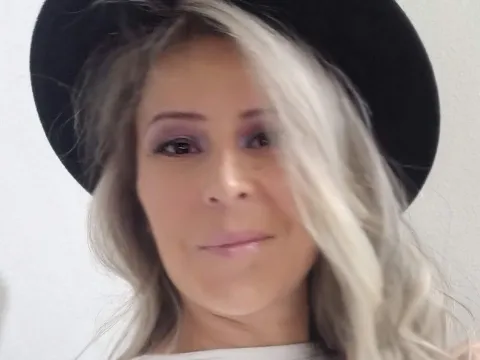 webcam show model AlayaaContee