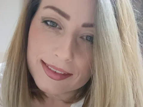 live webcam chat model AlejandraGabriel