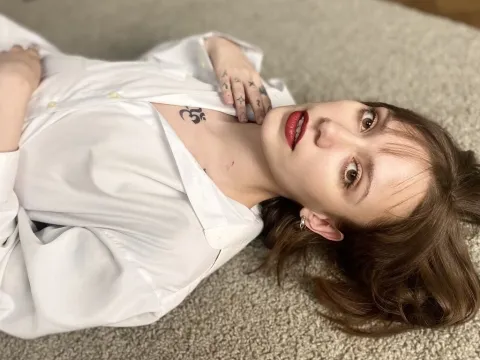 sex webcam model BloomEmilie