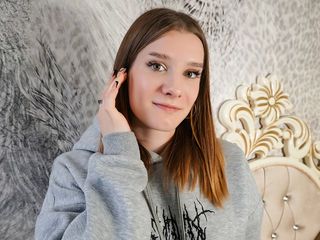 amateur teen sex model CarolineBateman
