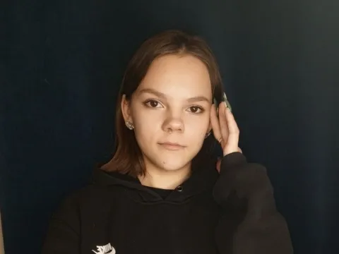 teen webcam model DarlineGroves