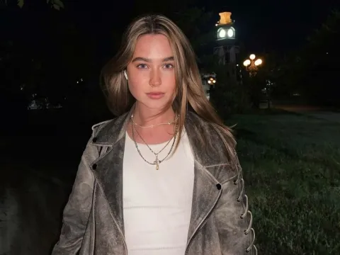 live sex teen model ElvinaFulwoods