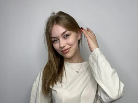 webcam show model ElwynaAtherton