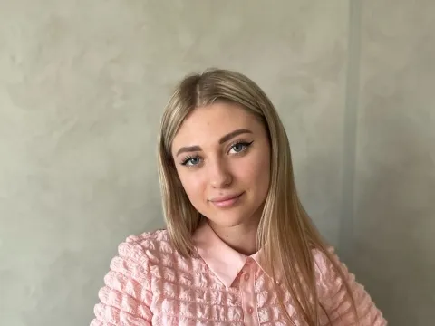 adult video chat model FloraEsse