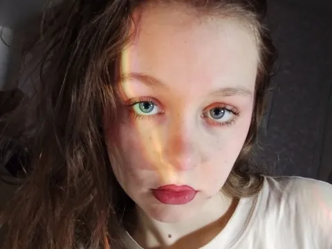 dirty threesome model KeeleyBiddix