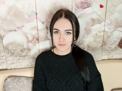 adult webcam model KiraLunary