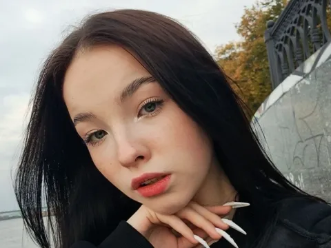 teen webcam model LoraEveringham