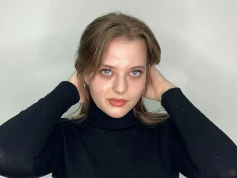 teen webcam model LynnaBickford