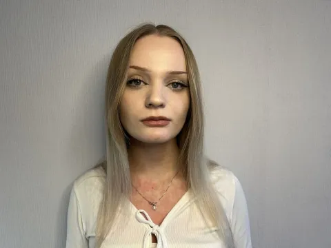 adult webcam model MaxineCoaker