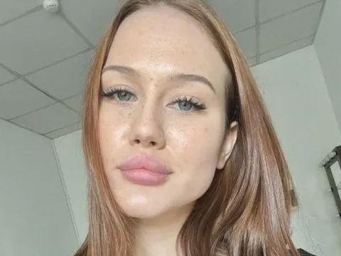 naked webcam chat model NaomiWheeler
