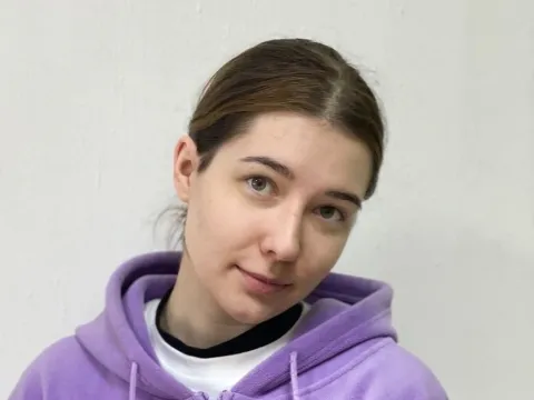 webcam stream model QueenieByrd