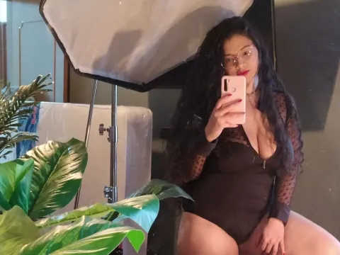 live webcam sex model SaraHilz